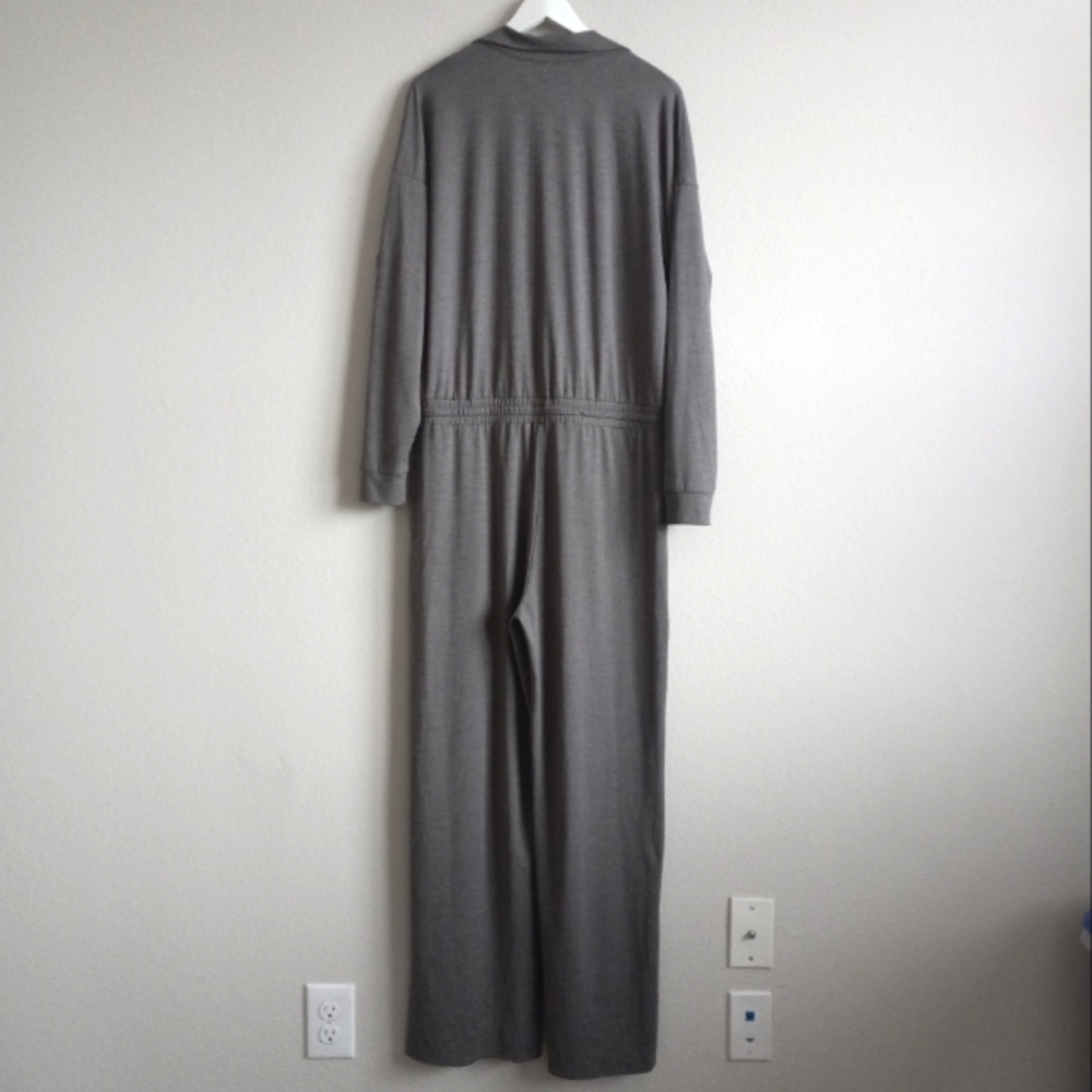 Vuori Lux Intentions Wide Leg Jumpsuit Smoke Heather L - Picture 5 of 15